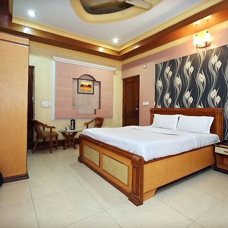 Capital O 10990 Hotel Gobind Regency Zirakpur Luaran gambar