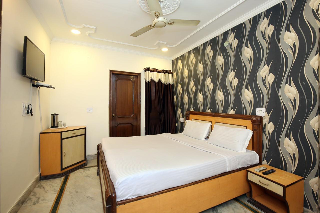 Capital O 10990 Hotel Gobind Regency Zirakpur Luaran gambar