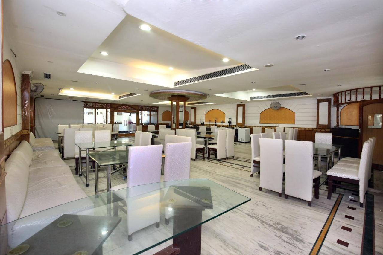 Capital O 10990 Hotel Gobind Regency Zirakpur Luaran gambar
