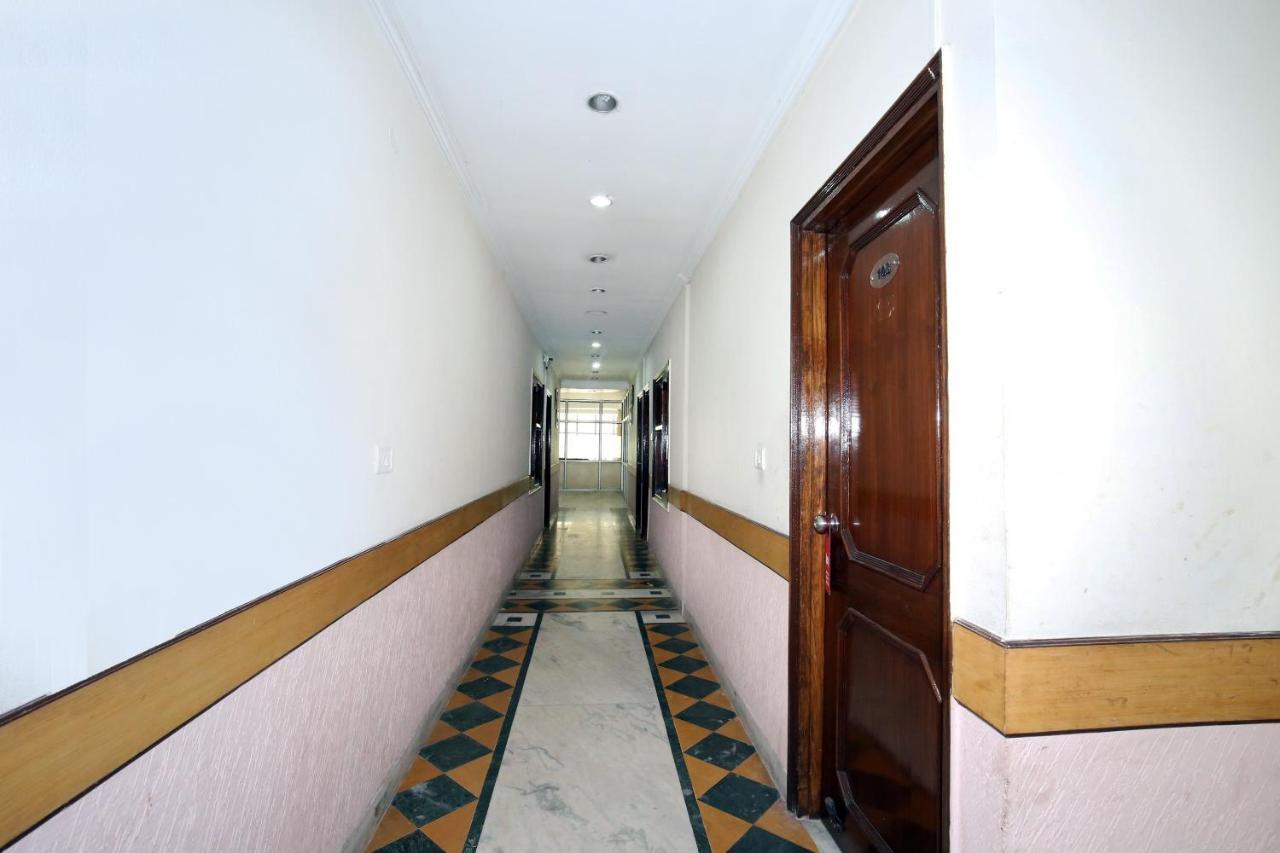 Capital O 10990 Hotel Gobind Regency Zirakpur Luaran gambar