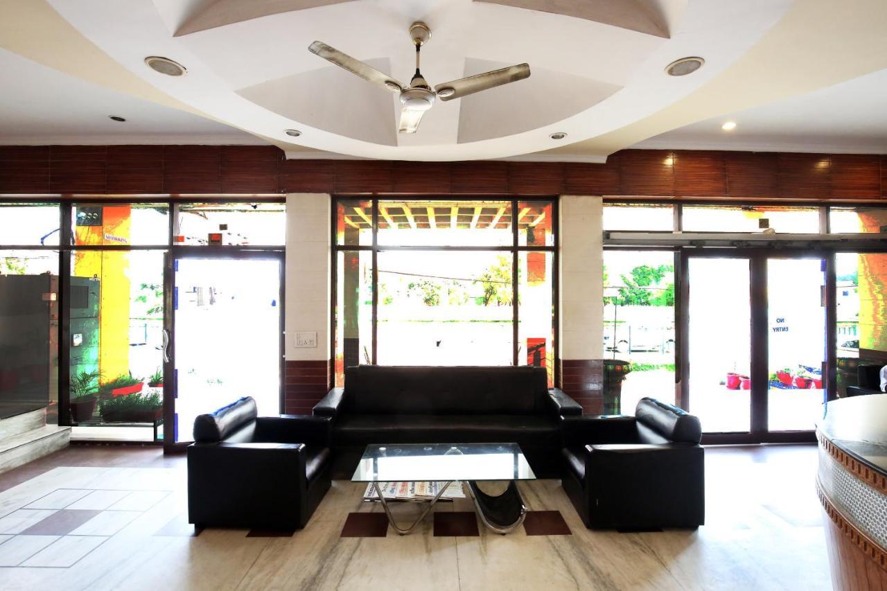 Capital O 10990 Hotel Gobind Regency Zirakpur Luaran gambar