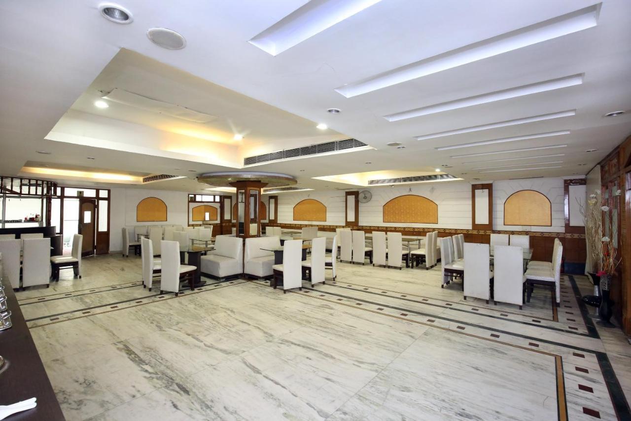 Capital O 10990 Hotel Gobind Regency Zirakpur Luaran gambar